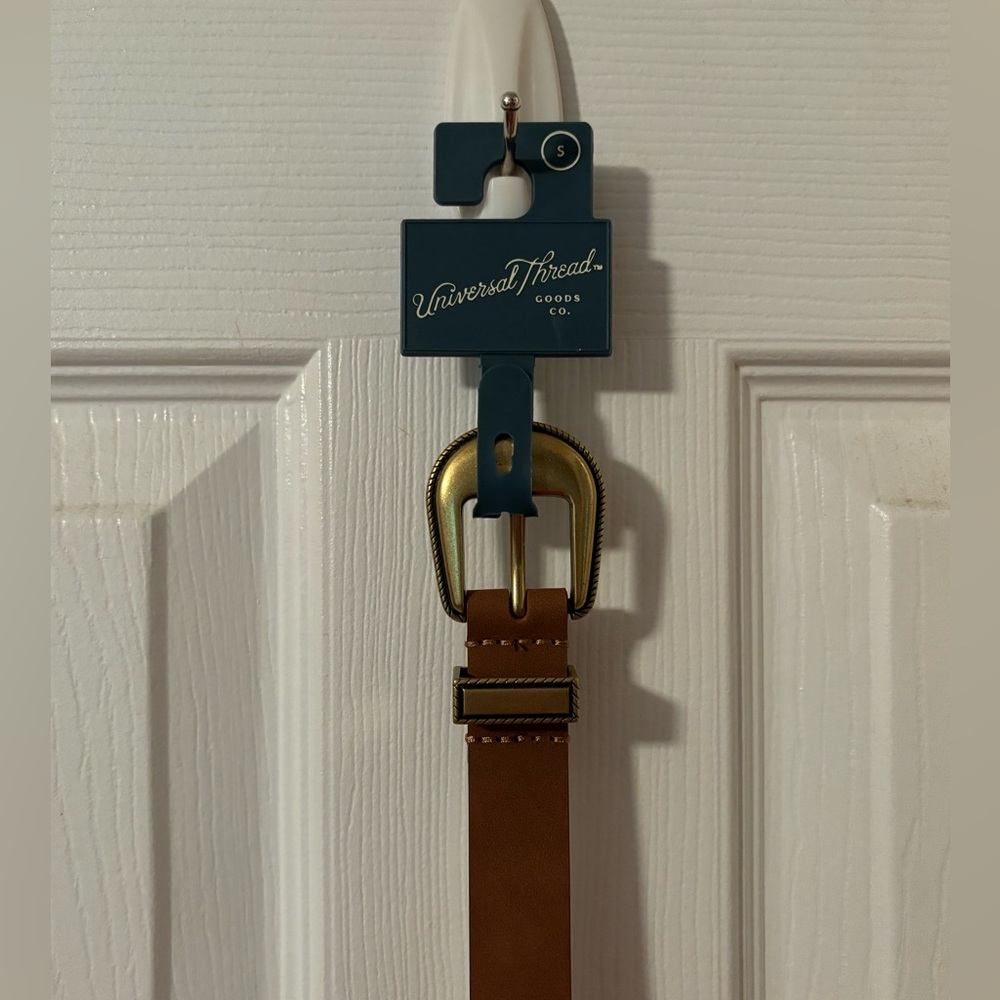 NEW Universal Threads brown belt